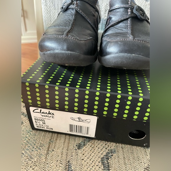 Clarks Wave Run 6.5m in Black - Picture 4 of 4